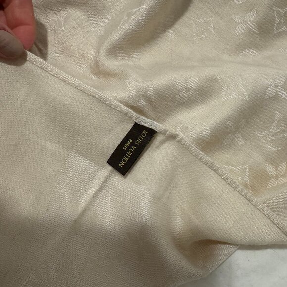 Authentic Louis Vuitton monogram cream scarf - Picture 3 of 7